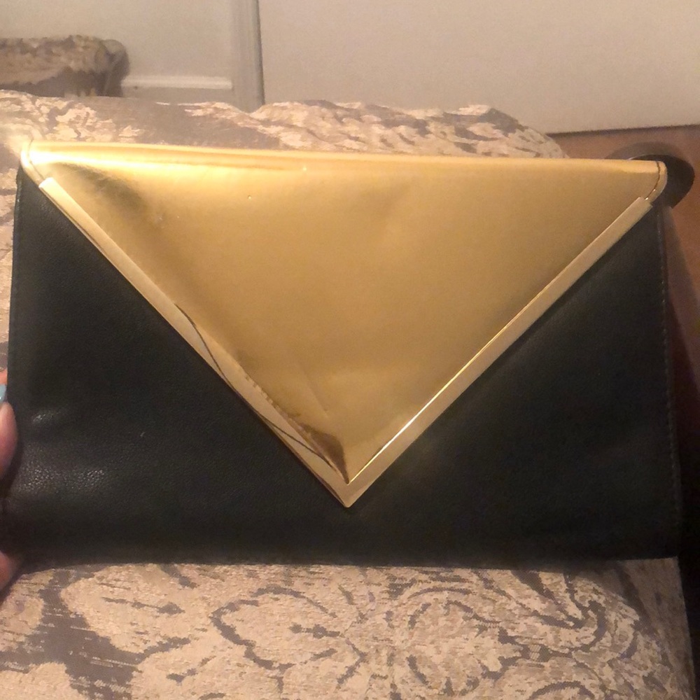 Aldo clutch